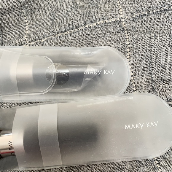 Mary Kay Foundation Brush (one). New! NIP. Bundle and Save! - Picture 3 of 3